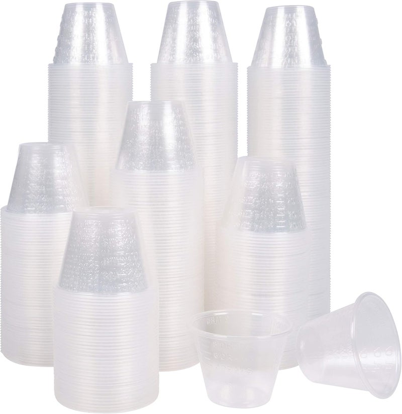 Lyka Distribution 100 عبوة أكواب قياس طبية بلاستيكية disposable سعة 1 أونصة - أكواب بلاستيكية صغيرة لخلط الراتنج وغسول الفم - مثالية للأدوية السائلة والفنون والحرف اليدوية - Image 1