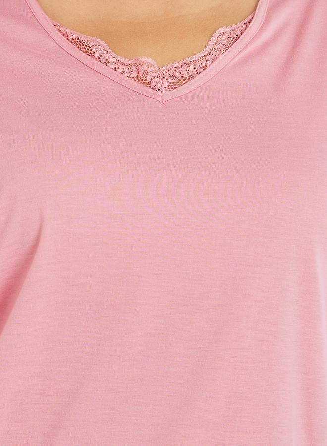 Styli Styli Plus Size Lace Insert V Neck T-Shirt and Lemon Print Pyjama Set  - Image 4