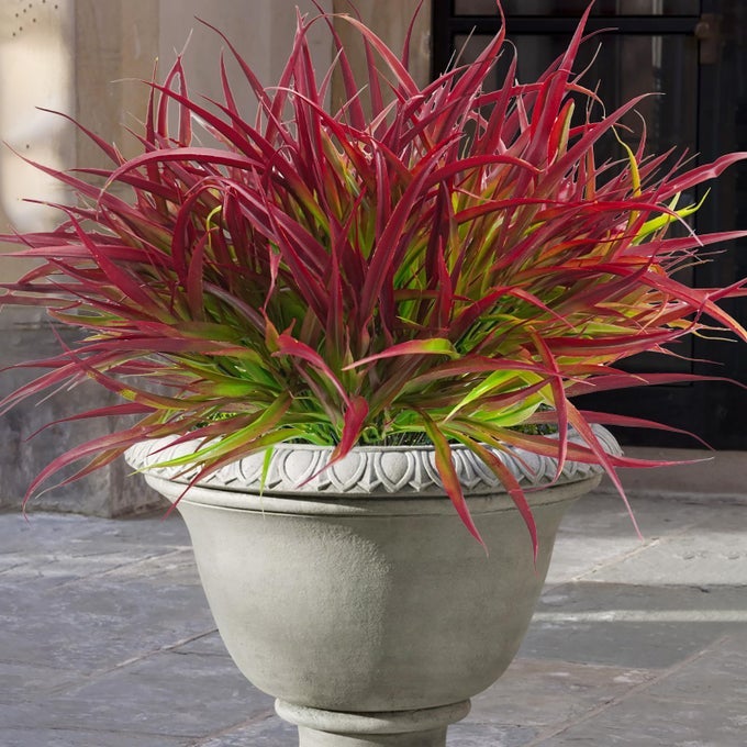 12 BUNDLES ARTIFICIAL OUTDOOR PLANTS UV RESISTANT FAKE GRASS PLANTS FAUX PLASTIC PLANTS GREENERY SHRUBS FOR HOME GARDEN PATHWAY WINDOW BOX FRONT PORCH SPRING SUMMER DECOR DEEP RED
