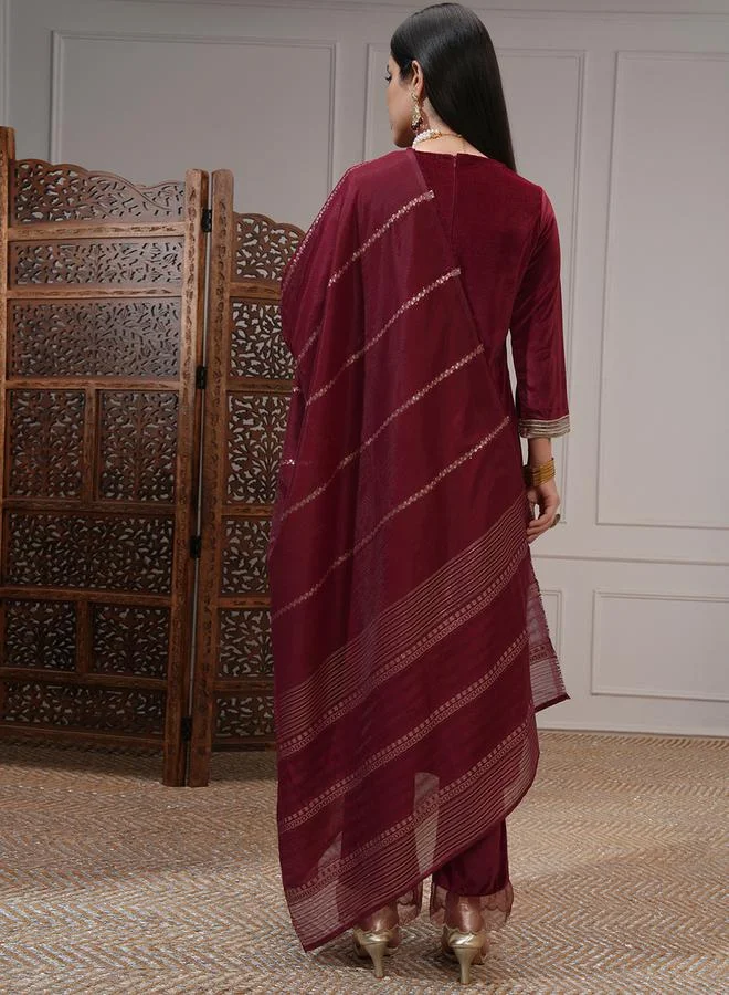 Vishudh Vishudh Women Red Embroidered Kurta Set
