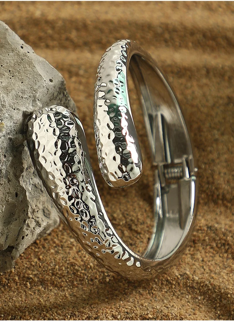 سوهي Women's The Dented-Embrasse Cuff Bracelet