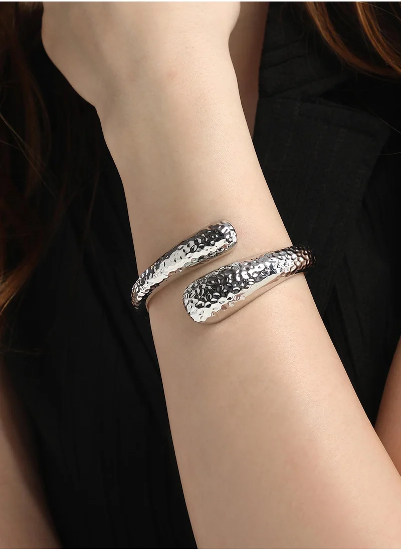 سوهي Women's The Dented-Embrasse Cuff Bracelet