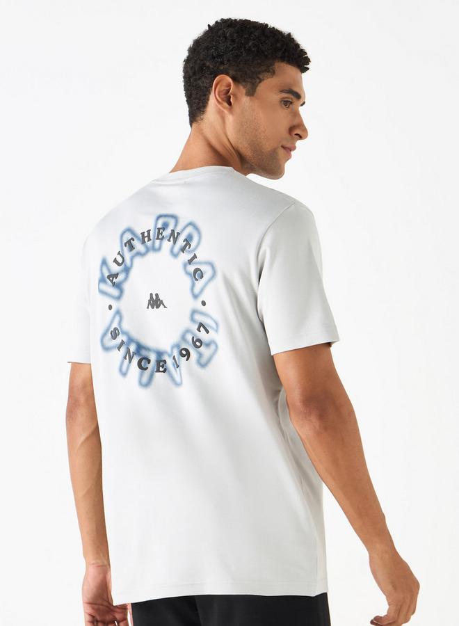 كابا تيشيرت بياقة ضيّقة وأكمام قصيرة وطبعات شعار من كابا - Image 1