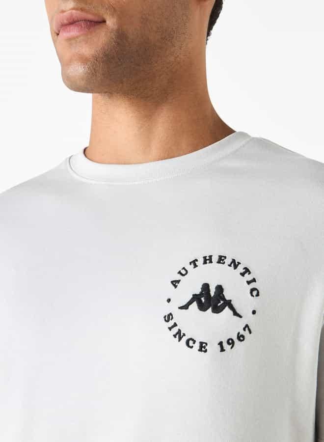 كابا تيشيرت بياقة ضيّقة وأكمام قصيرة وطبعات شعار من كابا - Image 4