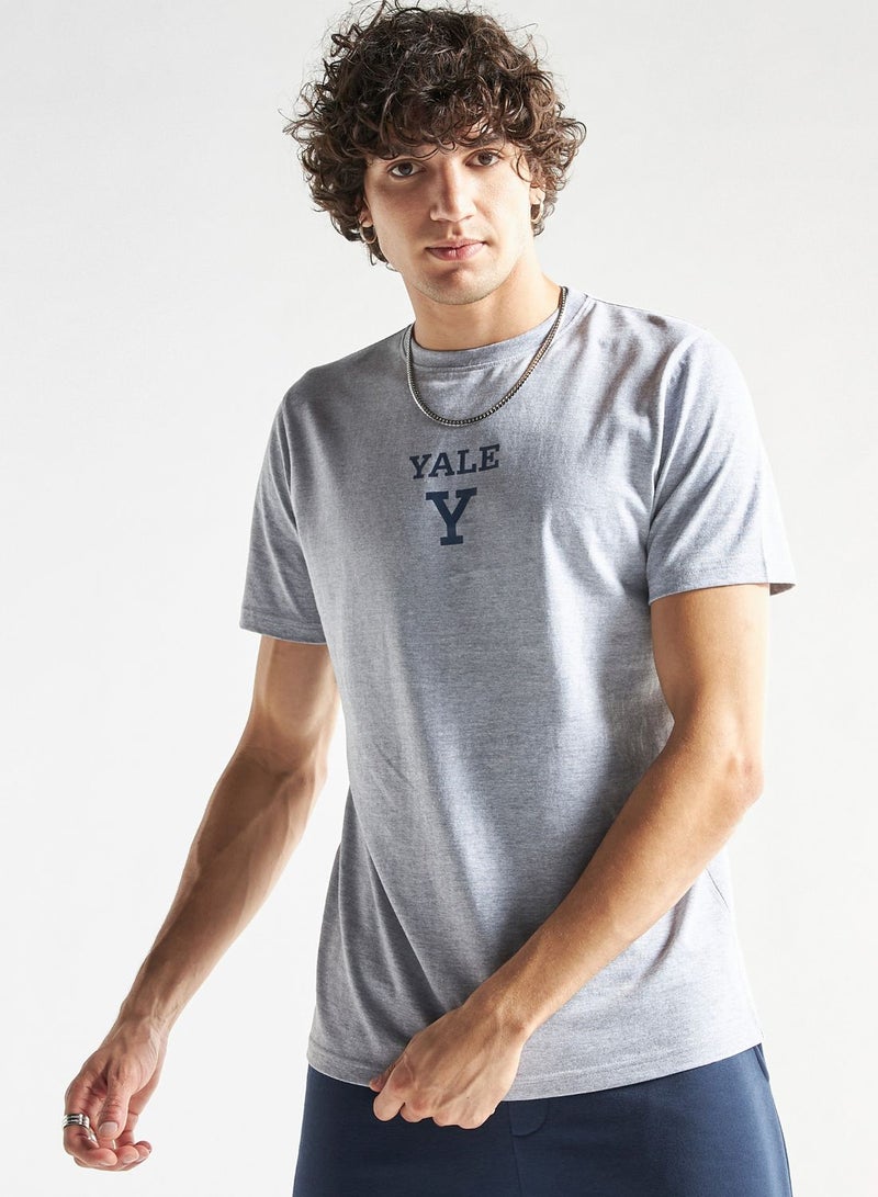 فاف تيشرت برقبة دائرية ومزين بطبعة رسومات جرافيك - Image 2