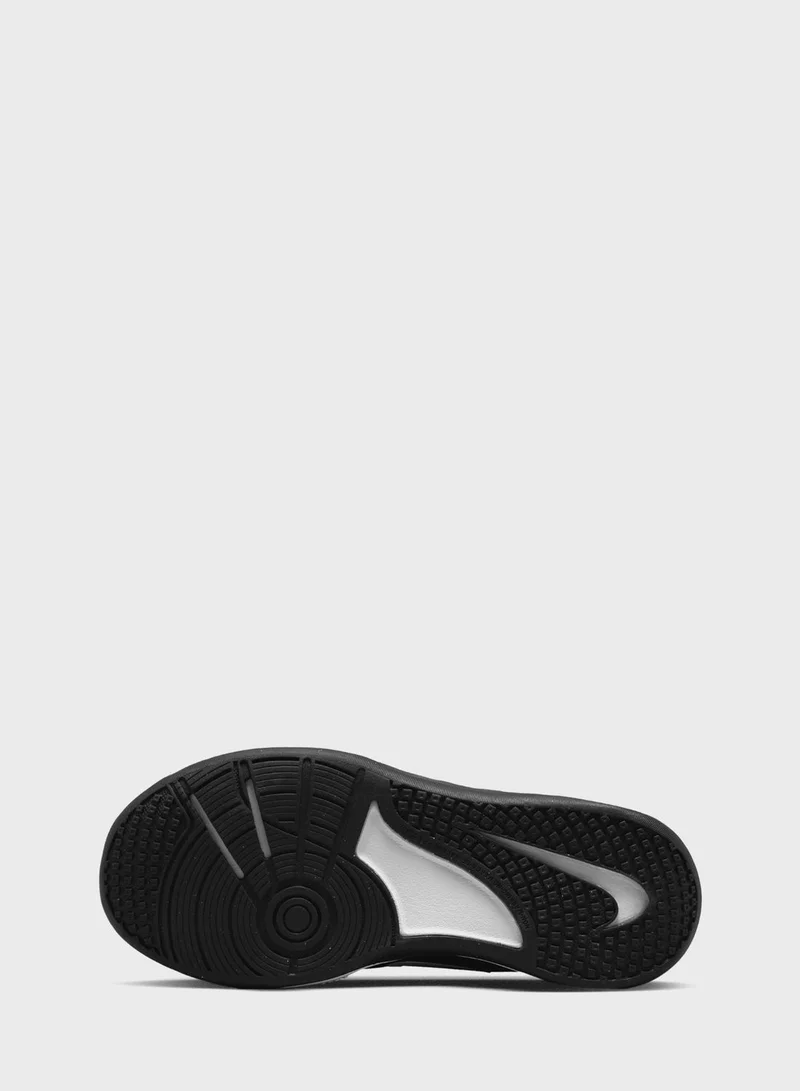 Nike Kids Omni Multi-Court Gs