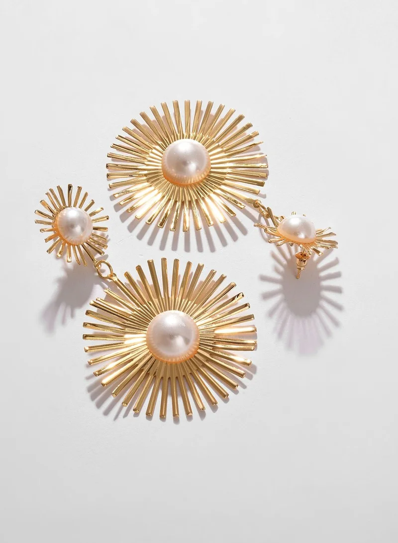 SOHI Gold Plated Pearls Drop Earring