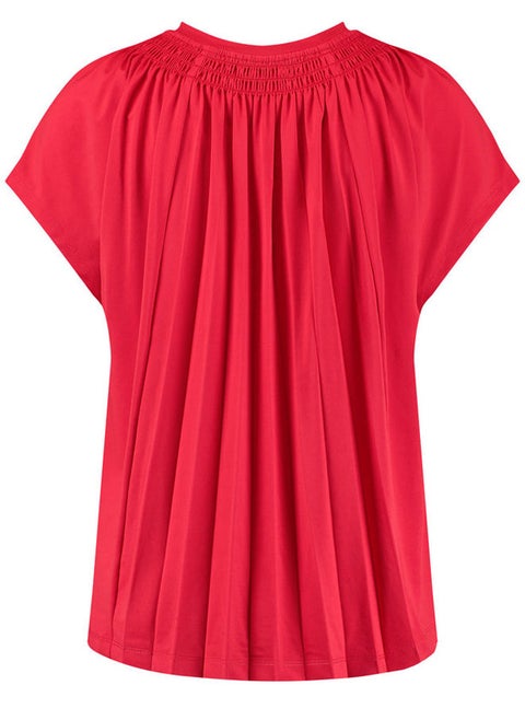 Short sleeve top with pleats on the back