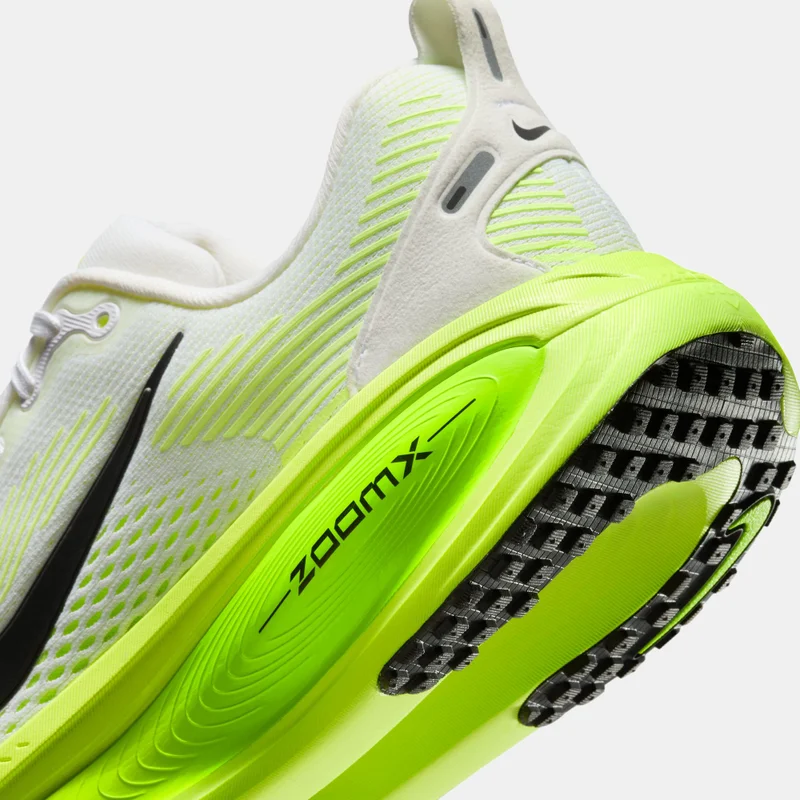 Nike Women's Vomero 18 Road Running Shoes
