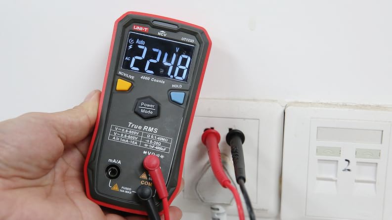 UNIT UT 123D Digital Multimeter TRMS automatically identify ACDC voltage resistance diode and continuity  - Image 2
