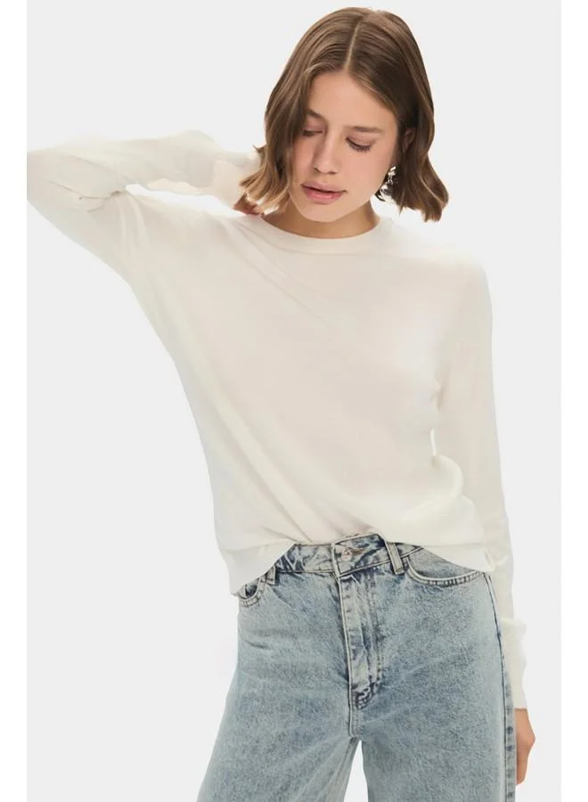 JUNE June Women Exclusive Viscose Blend Regular Fit Crew Neck Knitwear Sweater Ecru