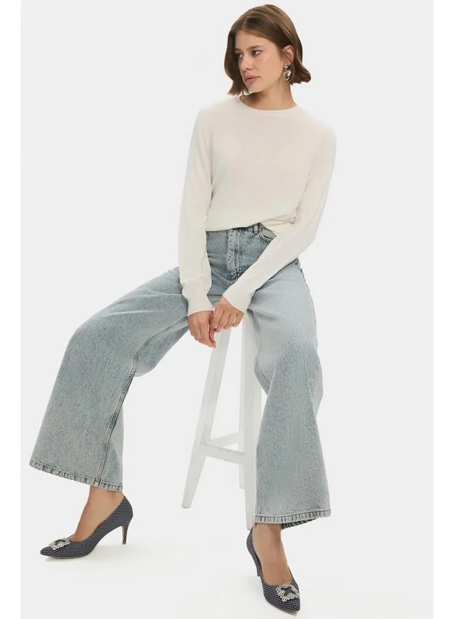 JUNE June Women Exclusive Viscose Blend Regular Fit Crew Neck Knitwear Sweater Ecru