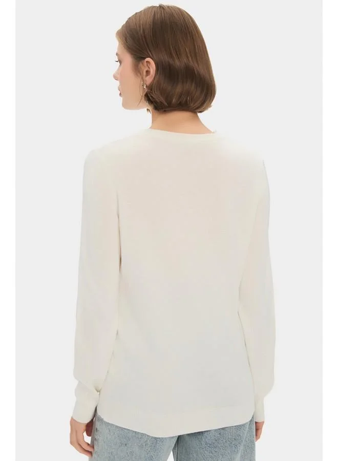 JUNE June Women Exclusive Viscose Blend Regular Fit Crew Neck Knitwear Sweater Ecru