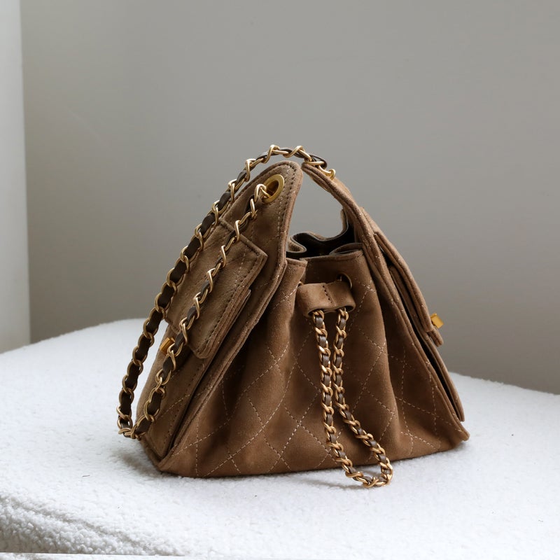 Sheepskin Suede Textured Commuter Quilted Underarm Bag With Vintage Chain And Drawstring For Women - Image 4