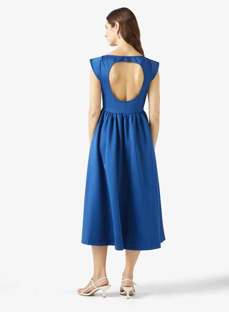 ايلا فستان بتصميم - وقصة أميرة