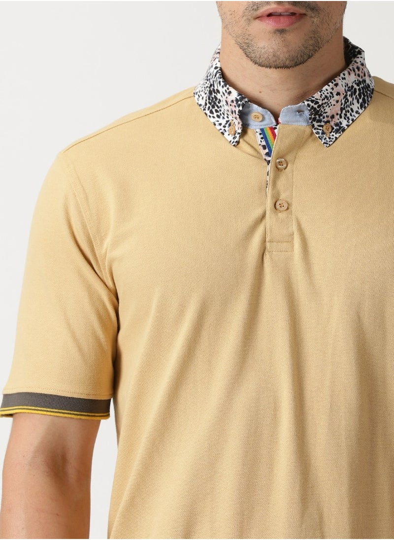 Cuts and Fit - طوق من القماش المنسوج وقميص محبوك (لون بيج) - Image 1