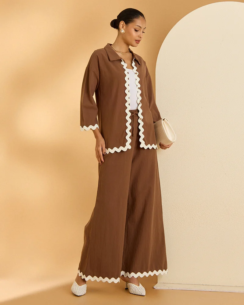 ردتاغ قميص مزين باللون البني للنساء
