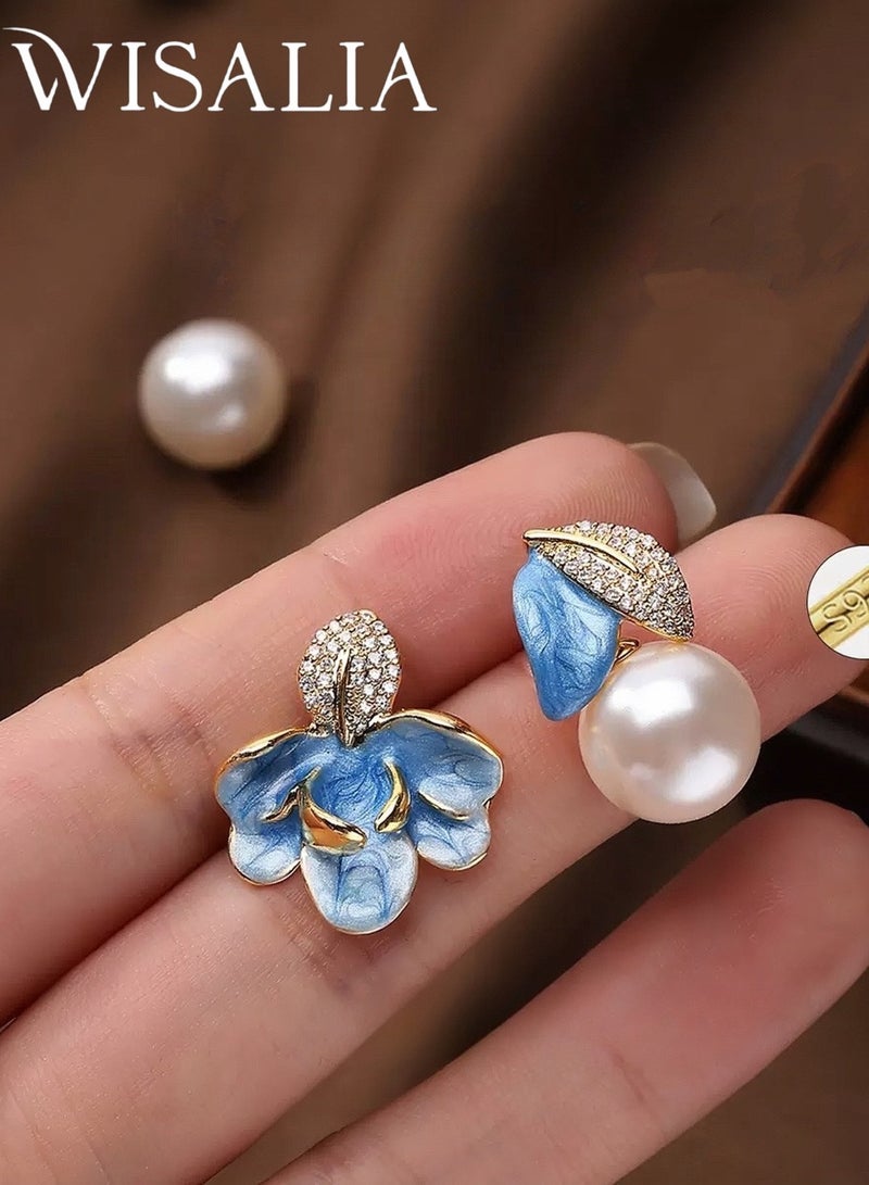 فيساليا أقراط النساء اللؤلؤة الزهرية غير المتماثلة المألوفة والرائعة ، والتي تتميز بحرفية المينا الأزرق والأبيض الصينية ، وإكسسوار نسائي عصري وفريد من نوعه - Image 1