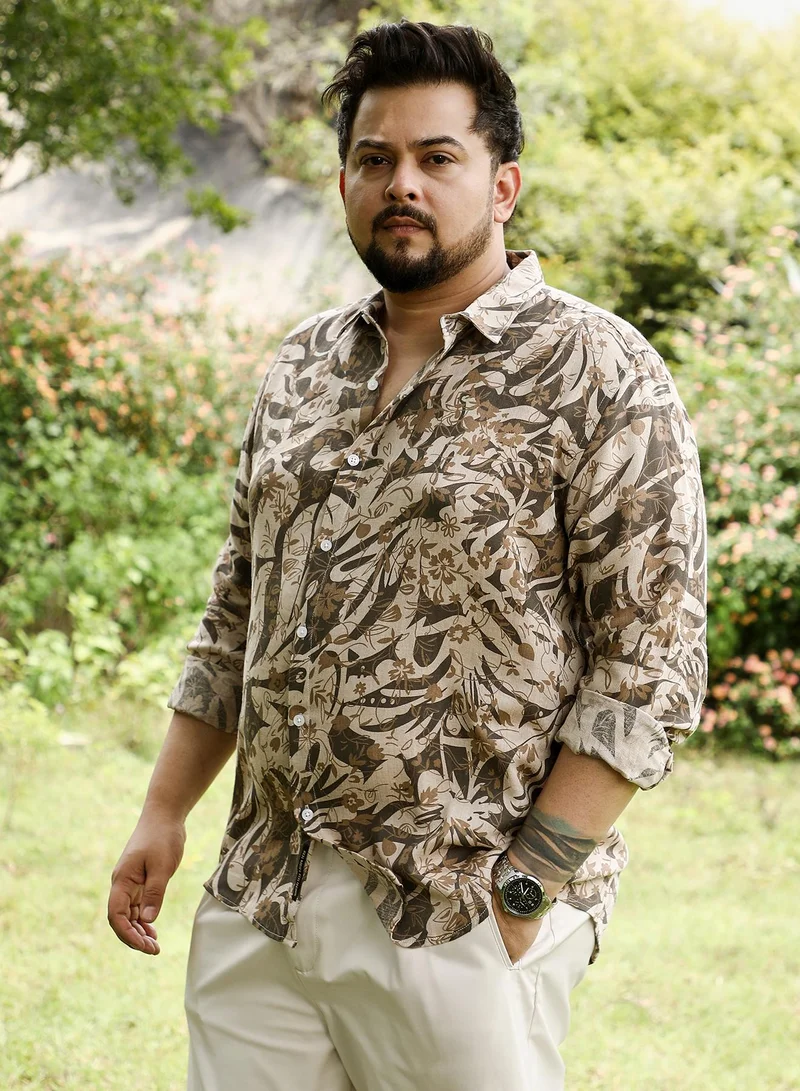 Instafab Plus Instafab Plus Men Floral-Block Imprint Shirt | Spread Collar , Long Cuffed Sleeves | Button Closure , Curved Hem | Floral Print Plain | Woven Fabric For Casual & Evening Wear | Chocolate Brown