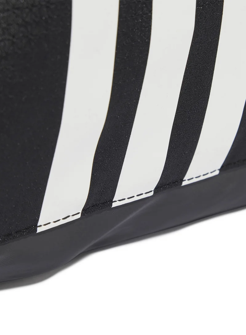 adidas حقيبة جيم لوجو