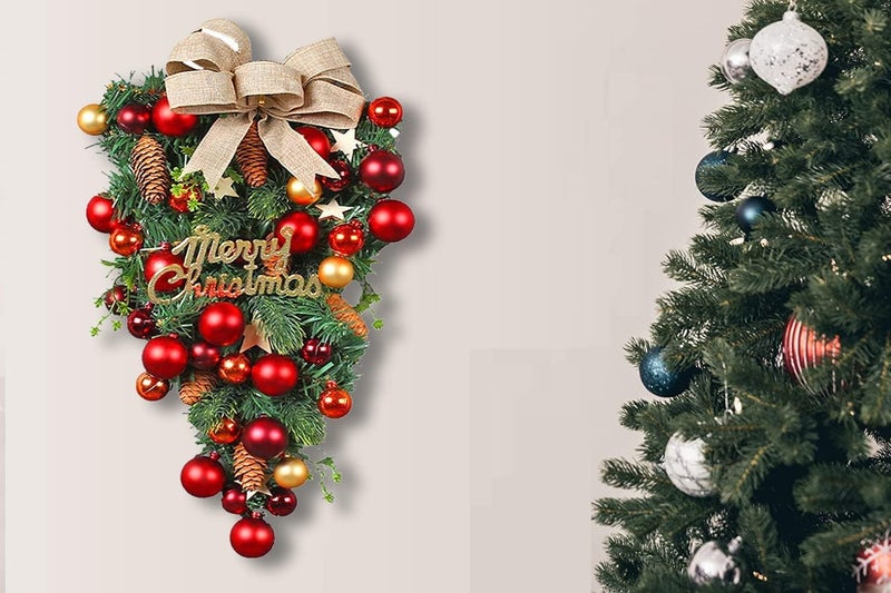 REVHQ إكليل عيد الميلاد متعدد الألوان من REVHQ مع زينة عصي الحلوى ورباط للباب الأمامي وزينة الجدران - Image 5