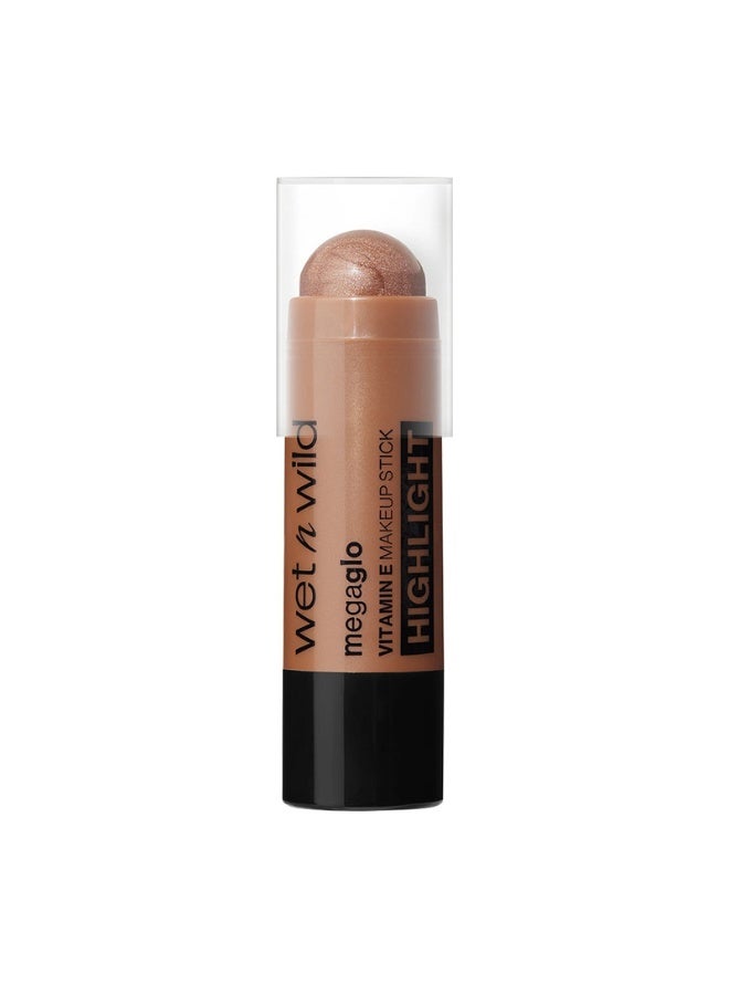 ويت اند وايلد Mega Glo Vitamin And Make-Up Stick Highlight - Desert Sands - Image 1