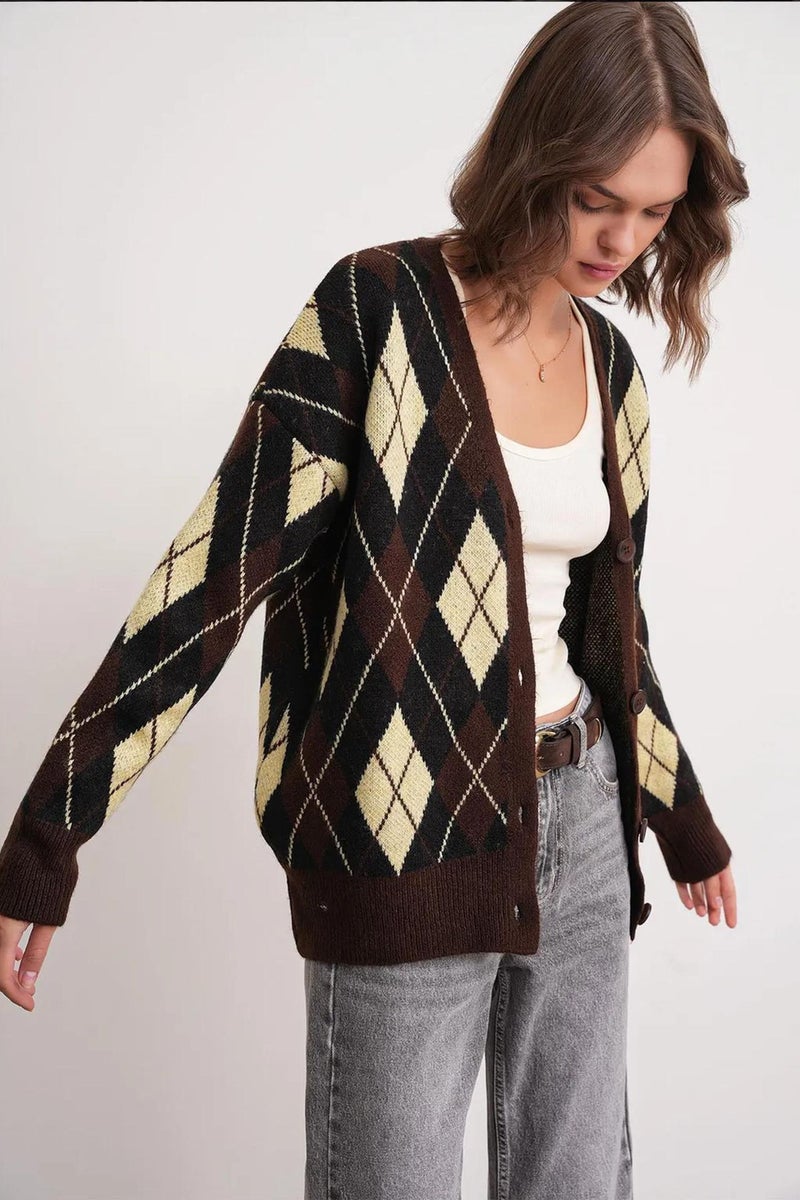 Mixray Oversize Argyle V-Neck Buttoned Cardigan - Image 4