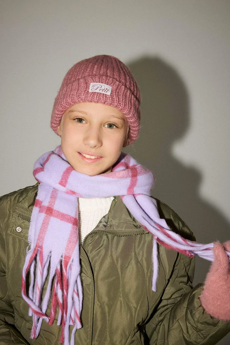 ديفاكتو Girl Woven Label Beanie
