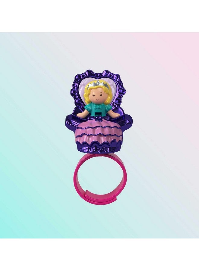 Polly Pocket مجموعة بولي بوكيت الجامعية مع دميتين، مجموعة تذكارية لملحقات مجوهرات الكرة الملكية، لعبة قابلة للجمع بموضوع قلعة اليونيكورن - Image 2