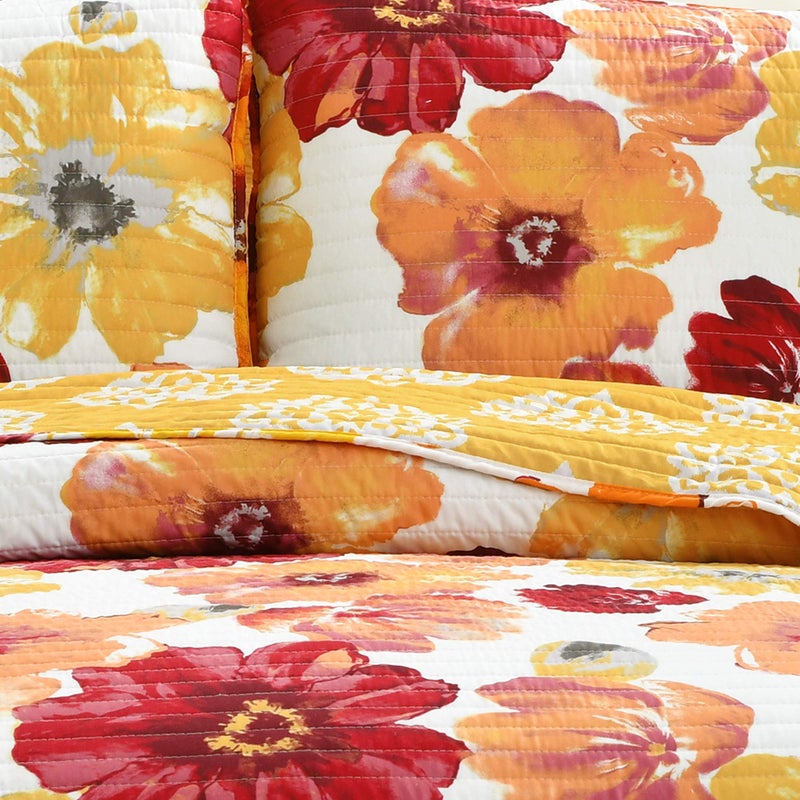 Lush Decor Leah Reversible Floral Quilt Set, 3 Piece Set, King, Red & Orange - Charming Floral Bedding Set - Large Blooming Watercolor Flowers - Image 5