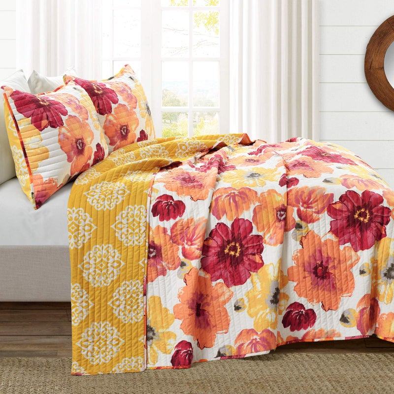Lush Decor Leah Reversible Floral Quilt Set, 3 Piece Set, King, Red & Orange - Charming Floral Bedding Set - Large Blooming Watercolor Flowers - Image 3