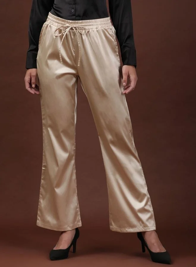 مرفوعة Women Flared Solid High Rise Pant