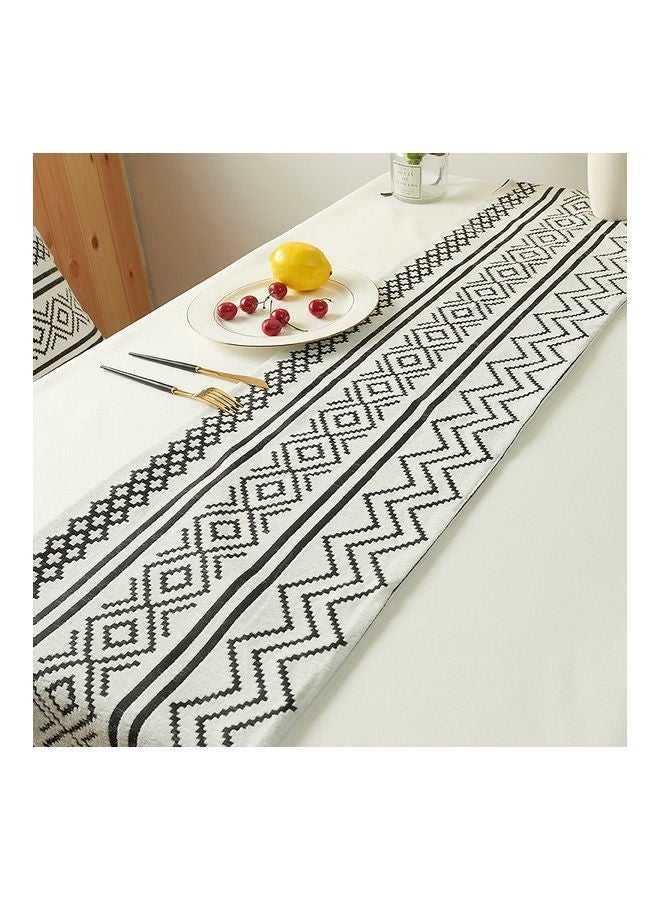 Beauenty Chenille Geometric Tassel Table Runner White/Black 33 x 180cm - Image 4