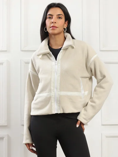 globus Globus Women Beige Spread Collar Long Drop Shoulder Sleeves Faux Fur Trim 2 Pockets Oversized Winterwear Jacket