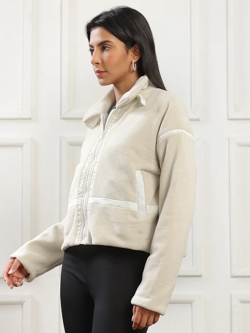 globus Globus Women Beige Spread Collar Long Drop Shoulder Sleeves Faux Fur Trim 2 Pockets Oversized Winterwear Jacket