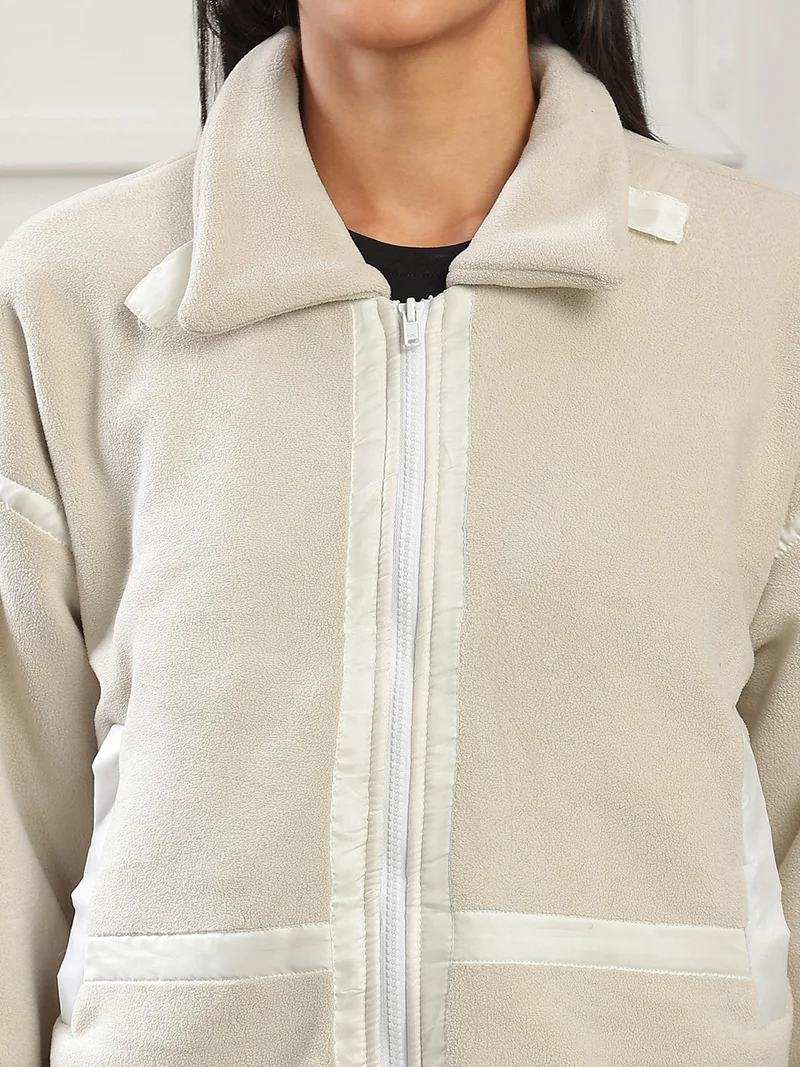 globus Globus Women Beige Spread Collar Long Drop Shoulder Sleeves Faux Fur Trim 2 Pockets Oversized Winterwear Jacket