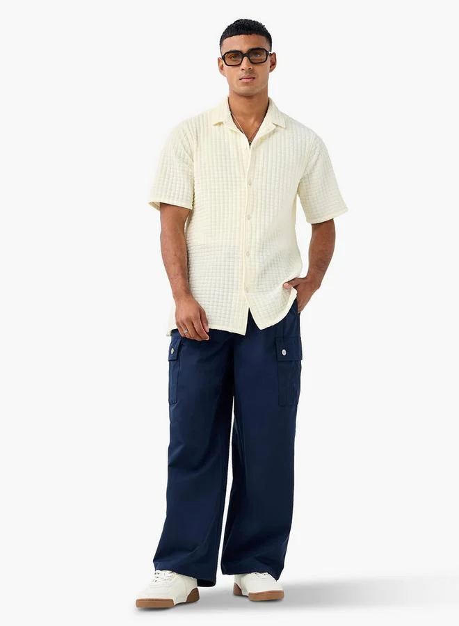 سبلاش فيڤ قميص بقصة عادية بنقشة وافل وياقة كامب وأكمام قصيرة