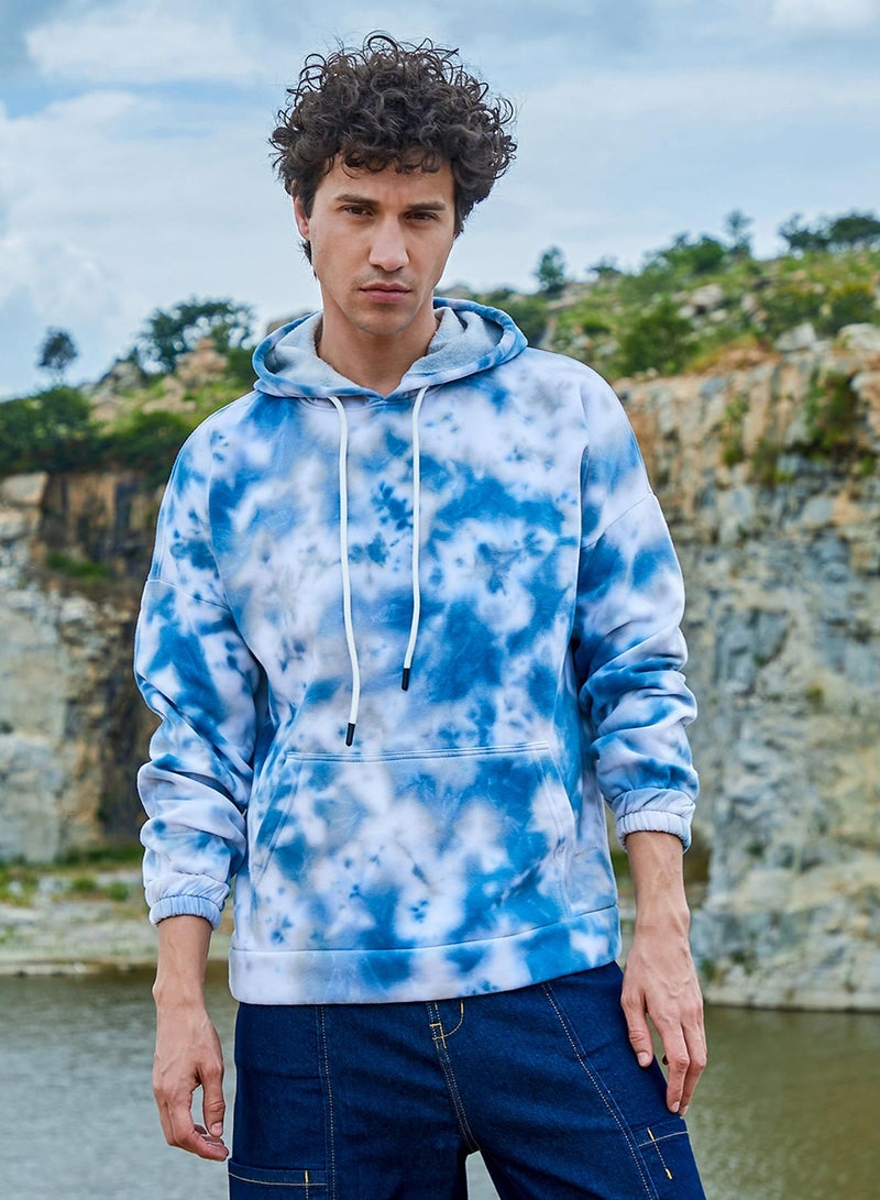 Campus Sutra Men's White & Indigo Blue Tie-Dye Oversized Hoodie With Kangaroo Pocket - Image 2