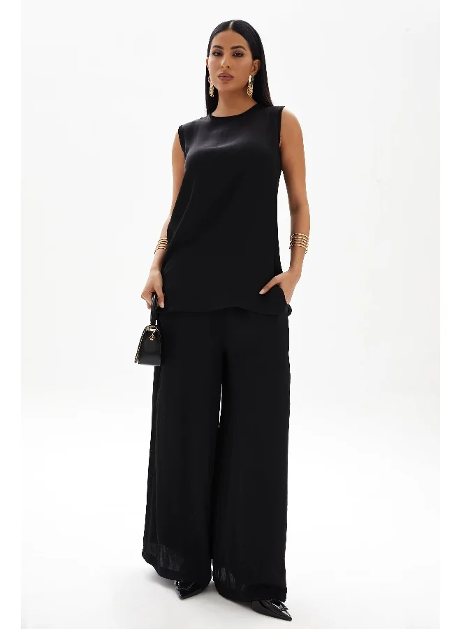 Wecre8 Black Sleeveless Plain Top