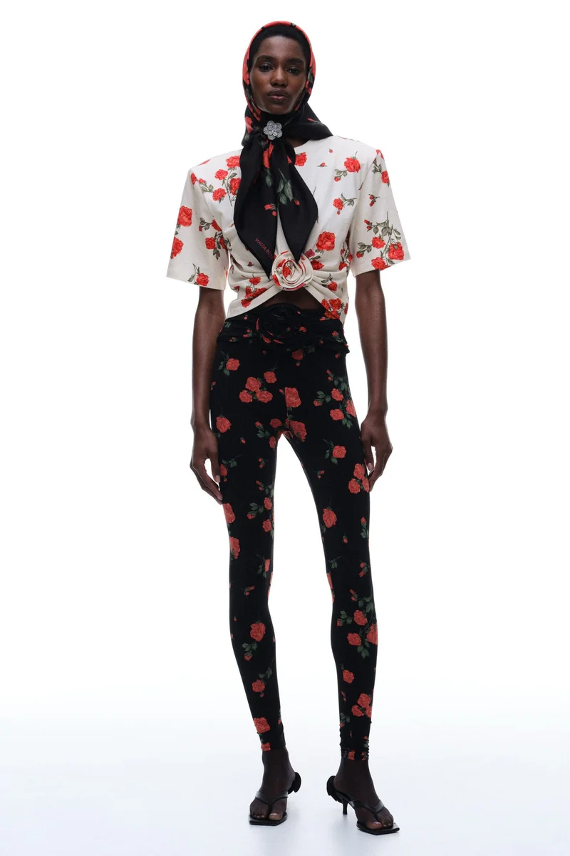 اتش اند ام تي-شيرت بزخارف الأزهار