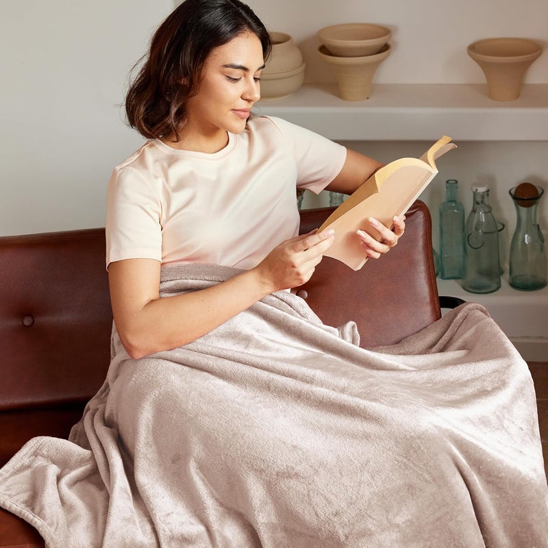 Exclusivo Mezcla Super Soft Fleece Throw Blanket for Couch and Sofa, Camel, 50x60 Inches - Image 3