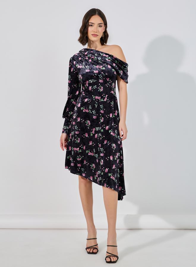 Styli Floral Velvet Dress  - Image 4