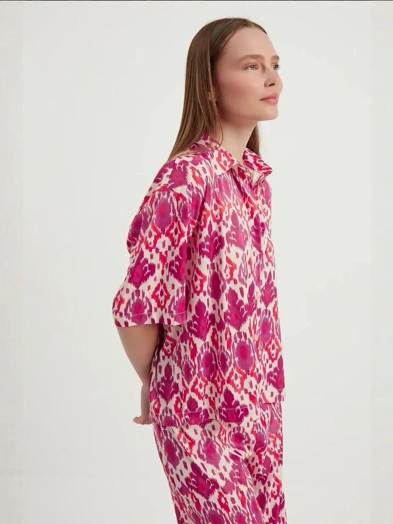 زوبعة قميص ساتان بأكمام قصيرة فضفاض بوهيمي