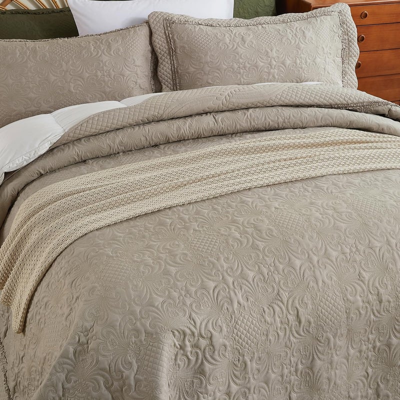 EVENHUG Oversized Quilts Set King Size 3 Piece Bedding Set Reversible Bedspread with 2 Pillow Shams Coverlet Lightweight Soft Bed Cover for All Season(120"X128",Beige Taupe) - Image 5