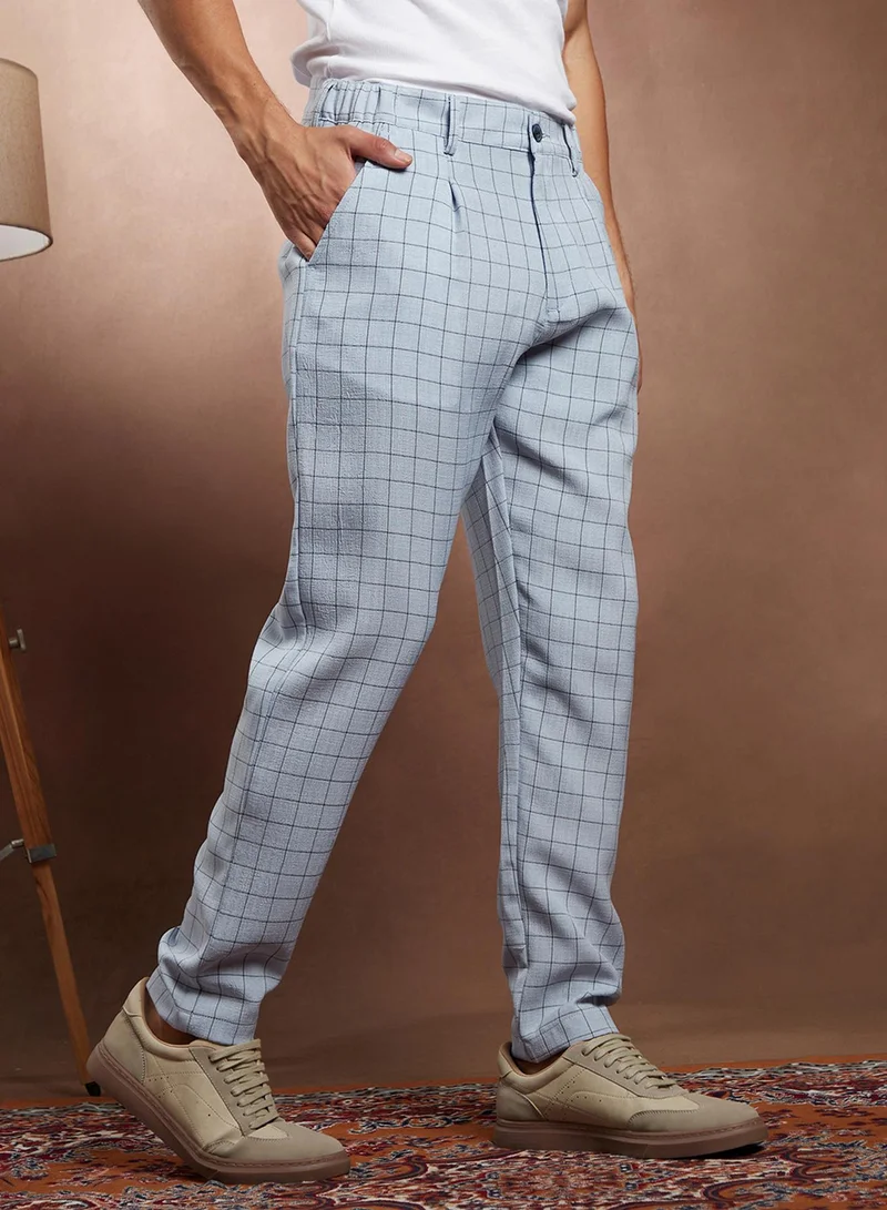 Campus Sutra Campus Sutra Men's Cloud Grey Graph Tailored Trousers For Casual Wear | Mid-Rise | Regular Fit | Button Closure | Trousers Crafted With Comfort Fit For Everyday Wear