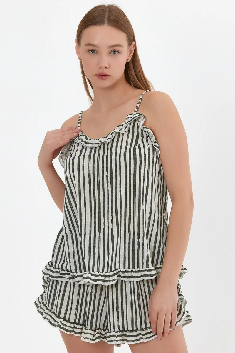 الكسندر جاردي Ruffled Blouse-Shorts Set (B23-244B)