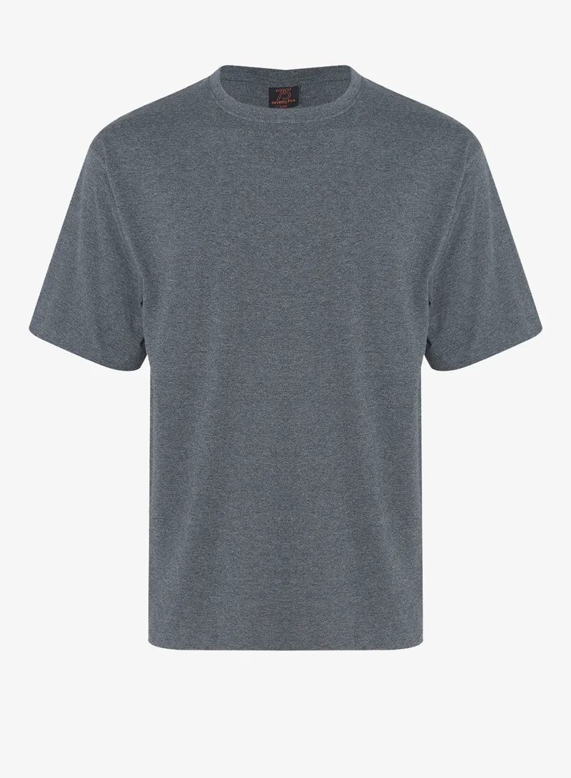 سفنتي فايف بيسيكس عبوة من  تي شيرت بقصة عادية