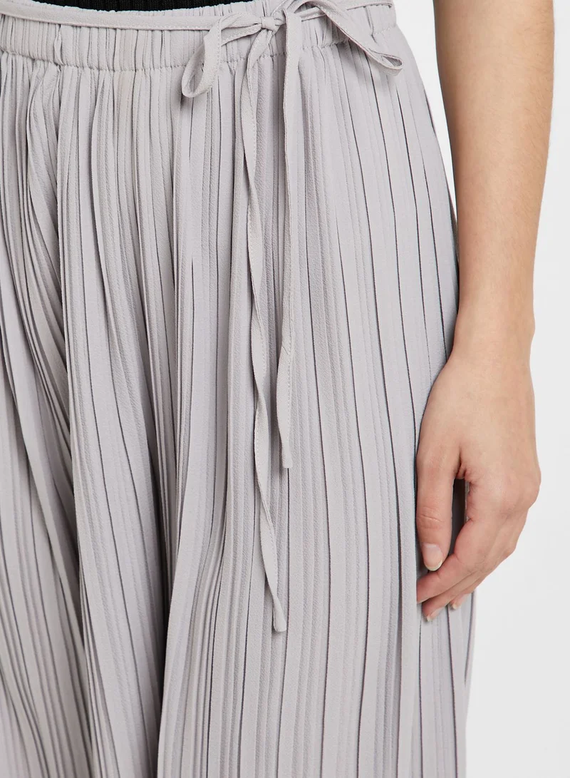 Missguided Petite Wide Leg Pleated Culottes