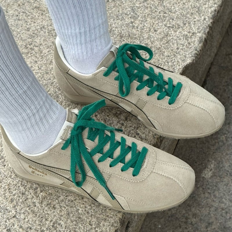 ON Unisex Retro Low-Top Skate Shoes - Breathable Lightweight Lace-Up Flat Sneakers for Everyday Casual Wear - Image 3