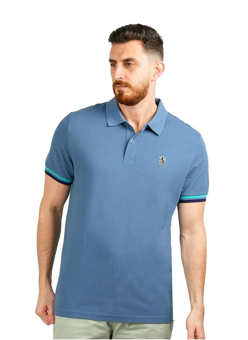 جيوردانو قميص بولو رجالي عالي الأداء بقصّة Slim Fit مطرز بنقشة أسد